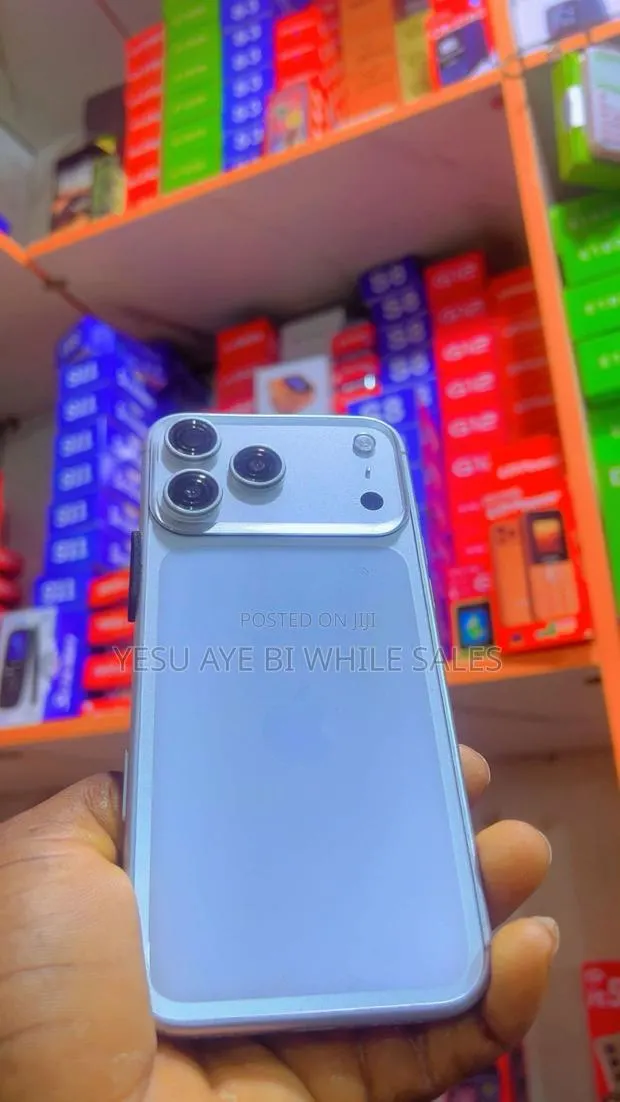 New Apple iPhone 17 Pro Max 1 TB White · Photo 1