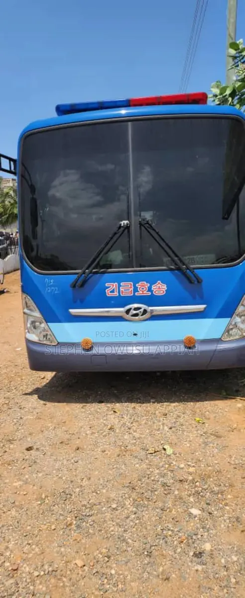 Hyundai Universe 2015 Blue · Photo 1