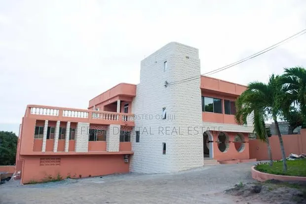 10bdrm House in First Digital Real, McCarthy Hill for sale