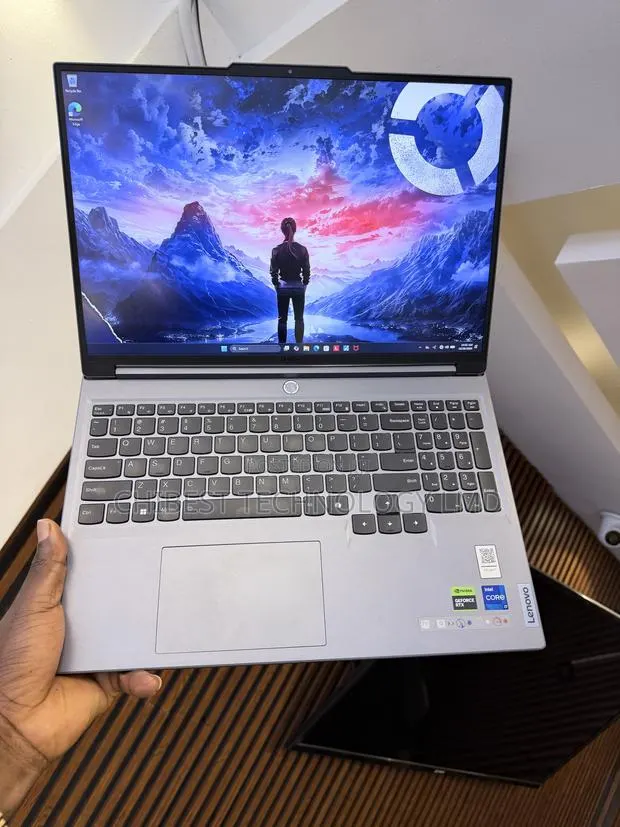 Laptop Lenovo Legion 5 16GB Intel Core i7 SSD 512GB · Photo 1