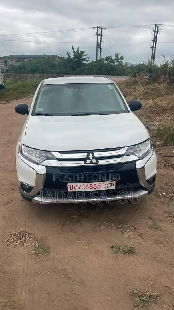 Mitsubishi Outlander 2020 White · Photo 1