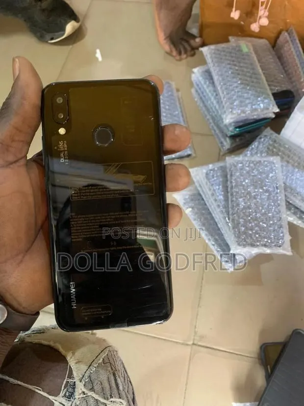 New Huawei P20 Lite 128 GB Black · Photo 1