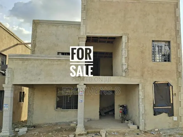 4bdrm Duplex in Kumasi Metropolitan for sale · Photo 1