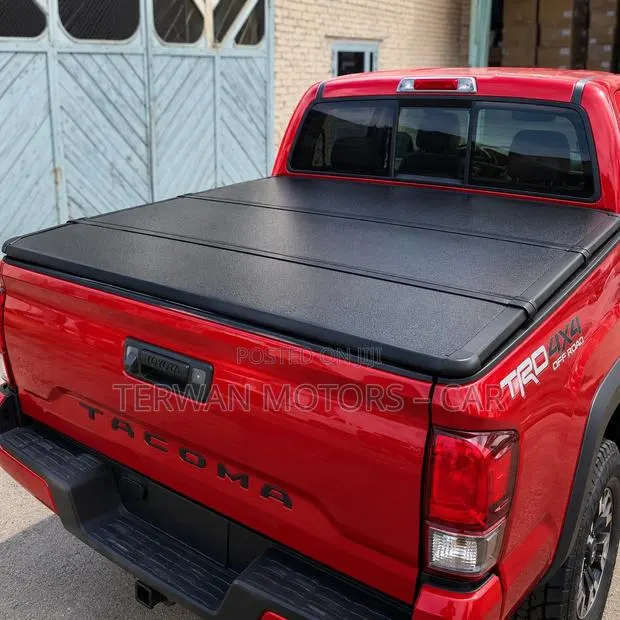 New Hard Tri-Fold Pickup Truck Bucket Cover for Toyota Hilux / Tacoma · Photo 1