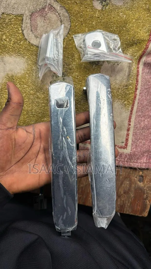 Nissan Rogue 2008,2009,2010,2011,2012,2013 Outside Door Handle · Photo 1