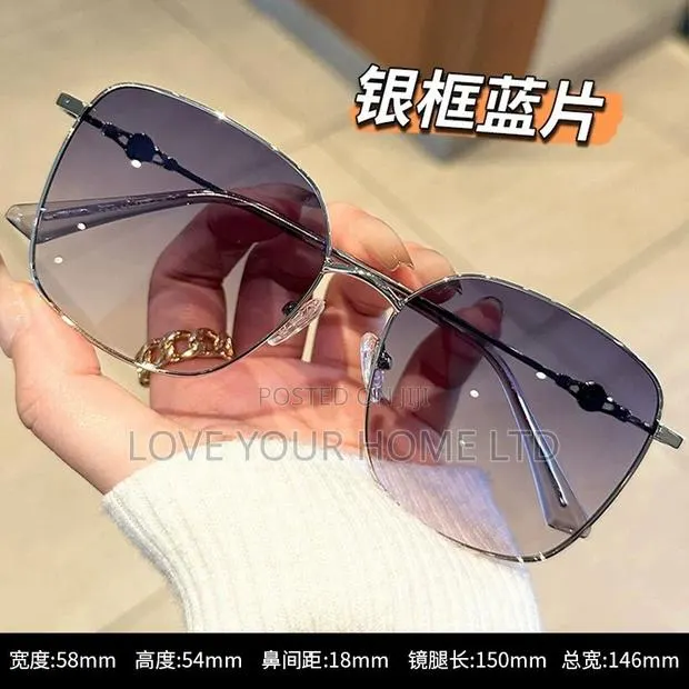 Luxury Rimless Polygon Blue Gradient Sunglasses for Women · Photo 1