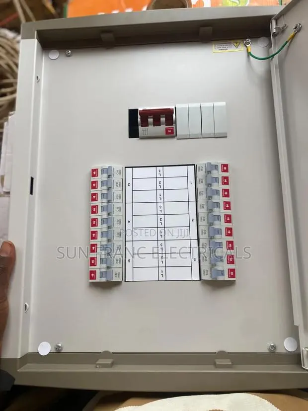 6way 3phase Havel's Original Distribution Board · Photo 1