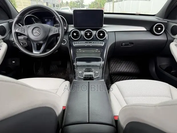 Mercedes-Benz C300 Sport 4dr AWD 4Matic Sedan (2.0L 4cyl 7A) 2015 Black · Photo 1
