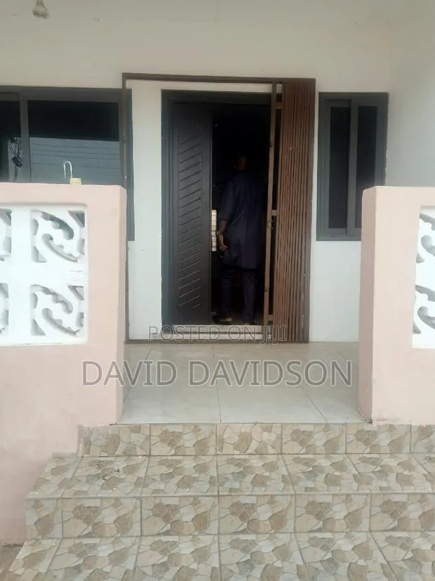 3bdrm Mansion in Executive 2Bedroom, Tema Metropolitan for rent · Photo 1