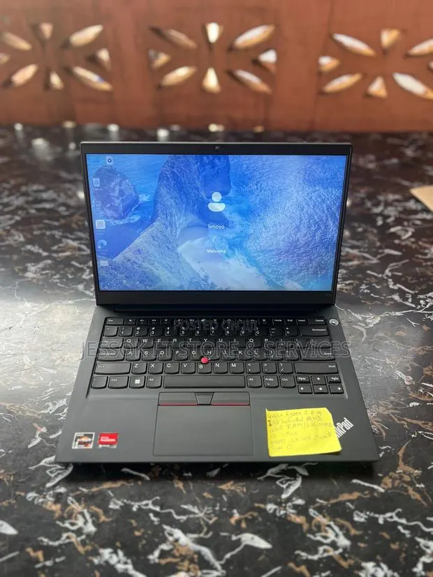Laptop Lenovo ThinkPad E14 Gen 3 16GB AMD Ryzen 5 HDD 256GB · Photo 1