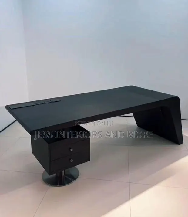 Executive Office Table Spacious and Minimalist(200cm) · Photo 1