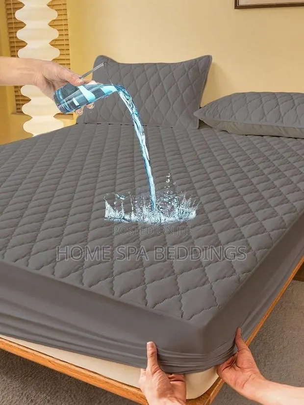 Waterproof Bed Covers · Photo 1