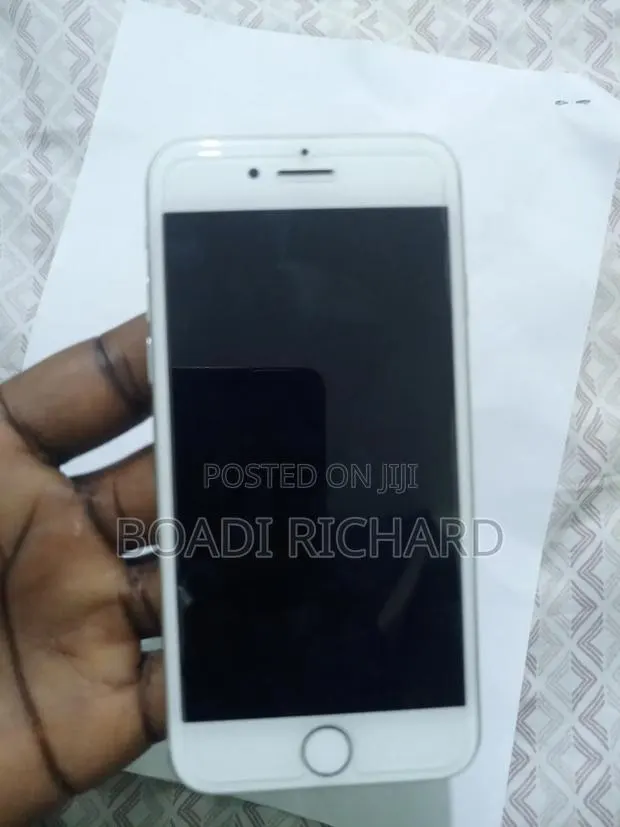 Apple iPhone 8 128 GB White · Photo 2