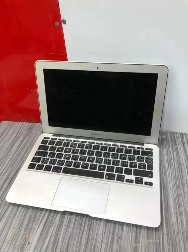 Laptop Apple MacBook Pro 2012 8GB Intel Core I5 SSD 128GB · Photo 1