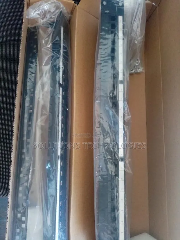 Rj45 Cat6 Patch Panel-24port · Photo 1