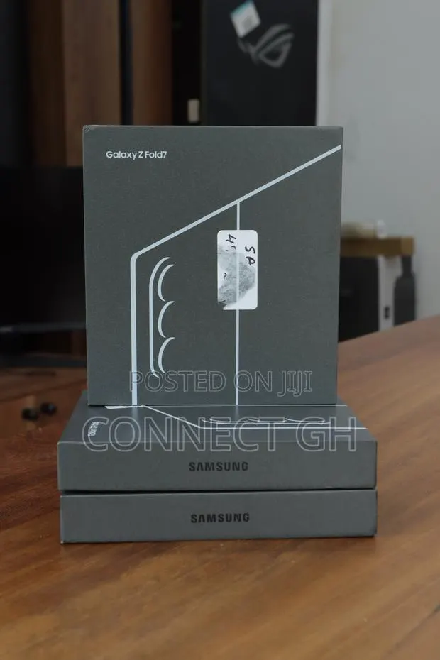 New Samsung Galaxy Fold 5G 512 GB · Photo 1