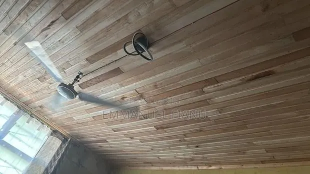 Expert Carpenter Available · Photo 1