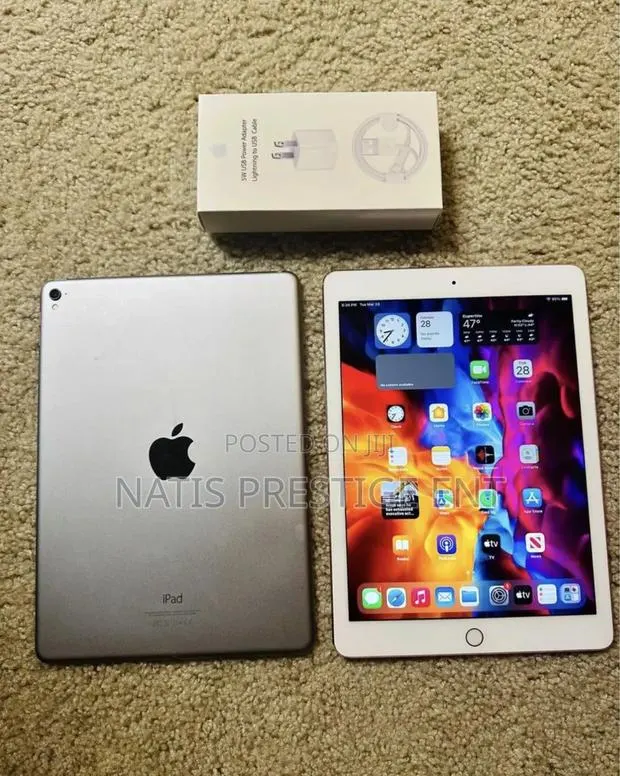 Apple iPad 9.7 128 GB Silver · Photo 1