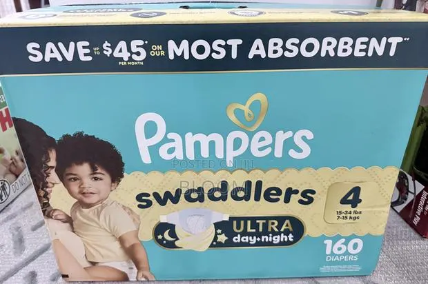 Pampers Swaddlers Ultra Day + Night — Size 4 👶🏽 · Photo 1