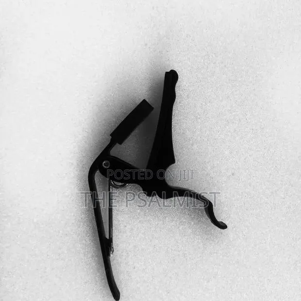 Fender High-Quality Capo for Guitars · Photo 1