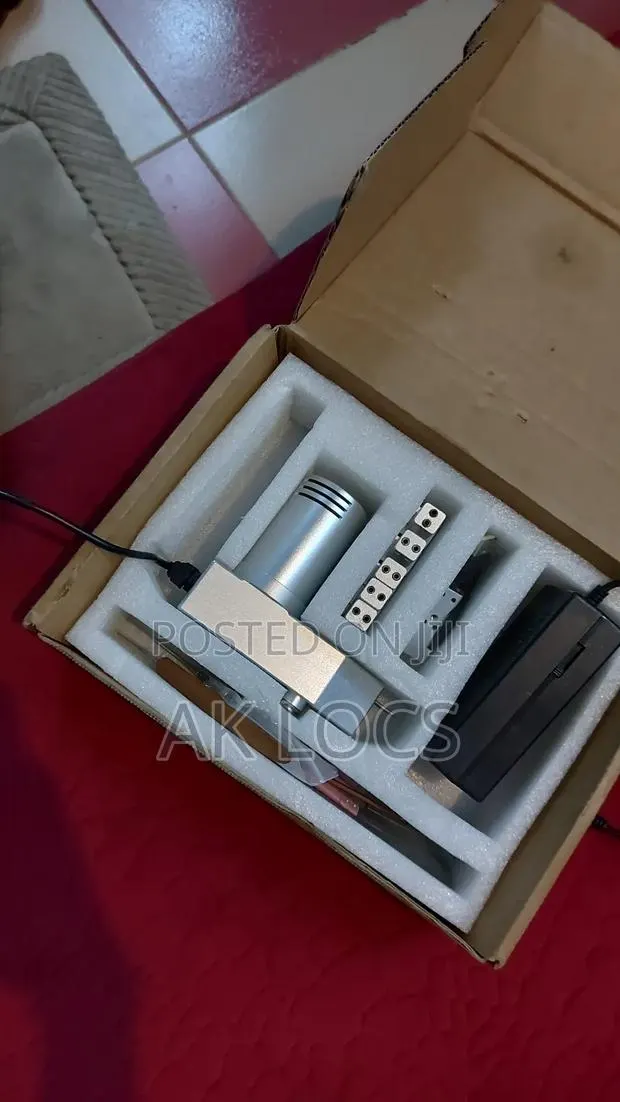 Dreadlock Machine · Photo 1