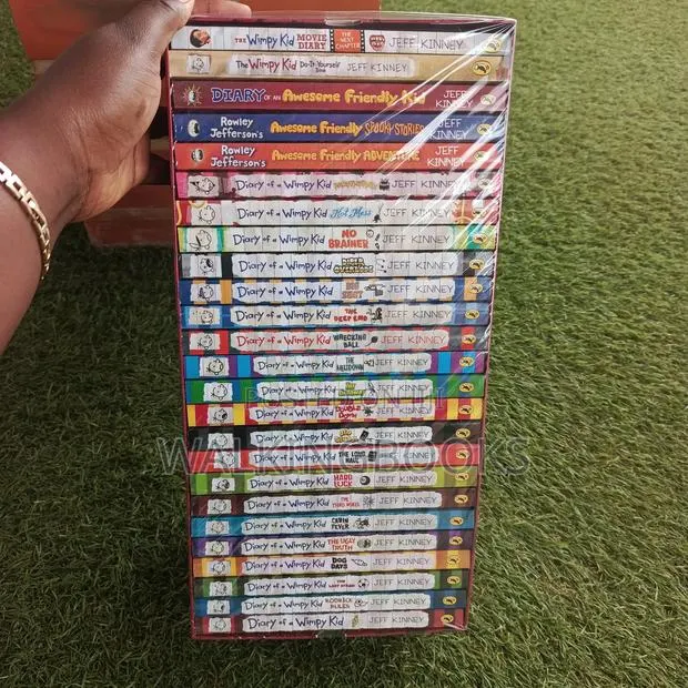 Diary of a Wimpy Kid 23 Titles in a Pack · Photo 1