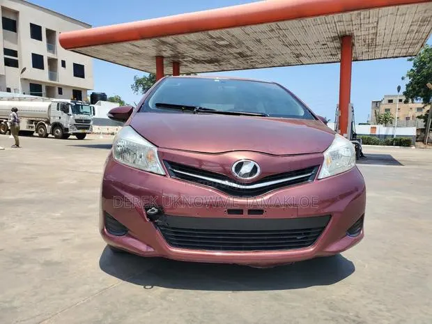 Toyota Vitz 2013 Brown