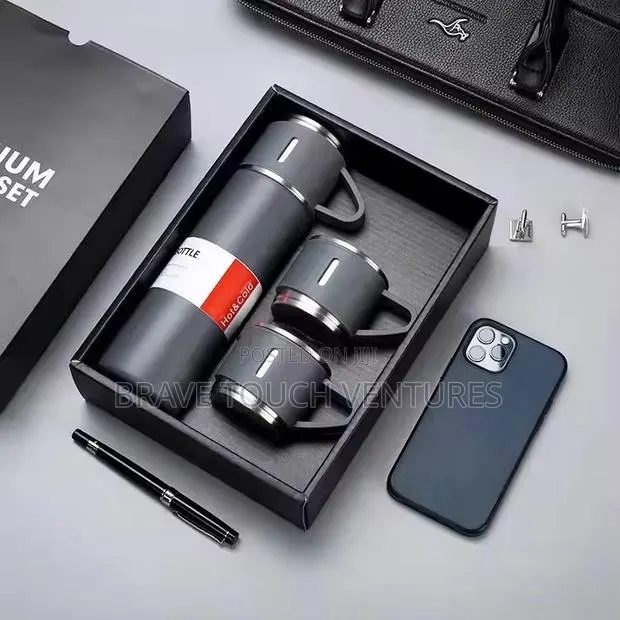 500ml Vacuum Insulated Stainless Steel Flask Mug Gift Set · Photo 1
