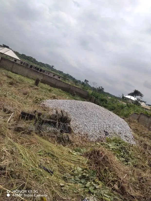 Full Plot of Land for Sale in Tech Anwomaso · Photo 1