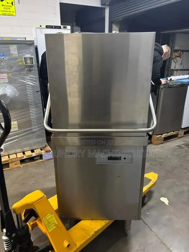 Industrial Dishwasher · Photo 1