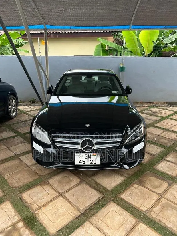 Mercedes-Benz C300 2016 Black · Photo 1