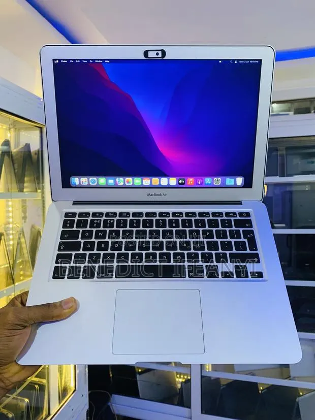 Laptop Apple MacBook Air 2017 8GB Intel Core i5 SSD 256GB · Photo 1