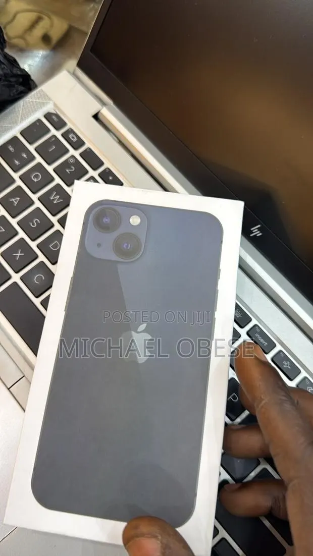 New Apple iPhone 13 128 GB · Photo 1