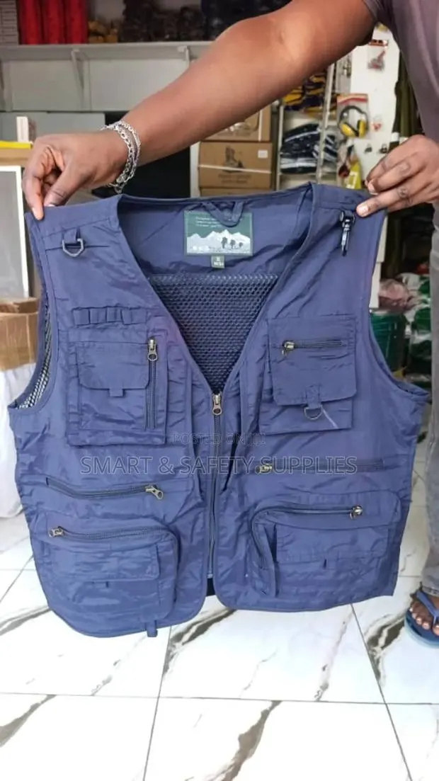 Media Vest ( American Safety) · Photo 1