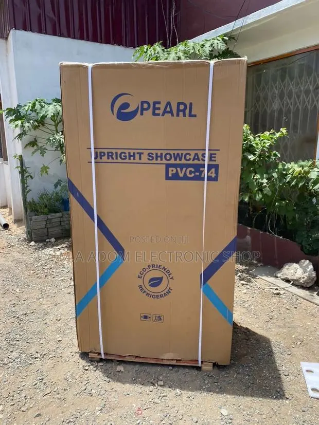Acquire Pearl PVC-74 Double Door Display Fridge · Photo 1
