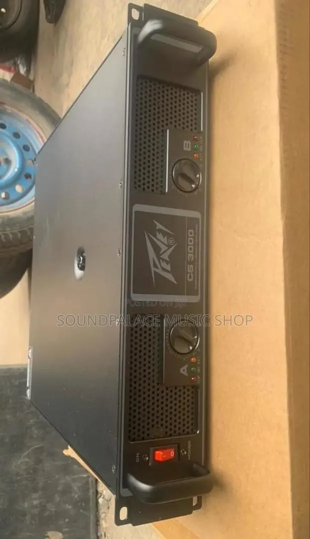 Peavey CS 3000 Professional Stereo Power Amplifier · Photo 1