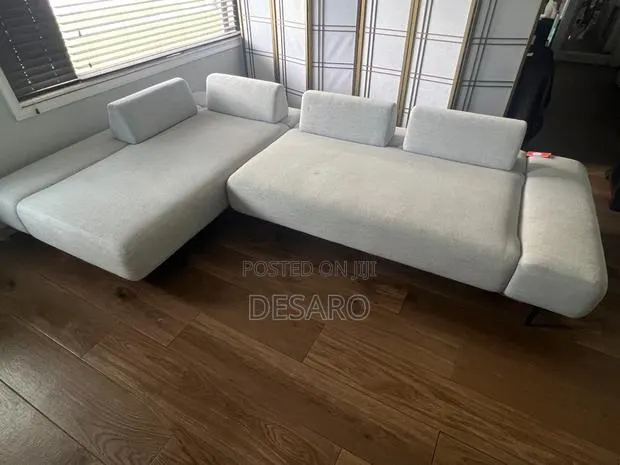 Divan Quartz White Sectional