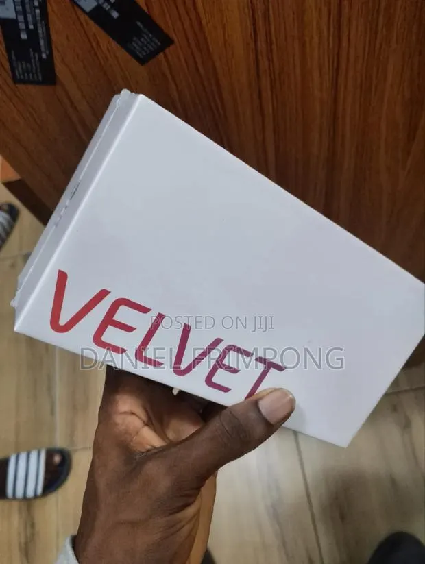 New LG Velvet 128 GB Silver · Photo 1