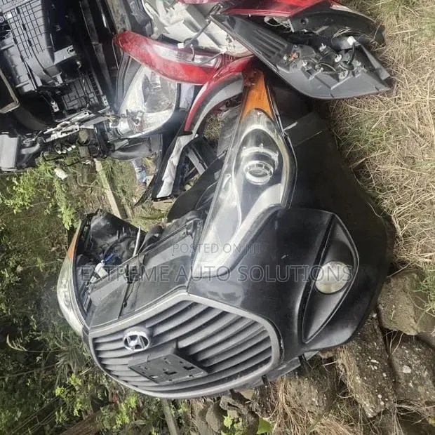 Hyundai Veloster 2012 2013 2014 2015 2016 2017 Front Cut · Photo 1