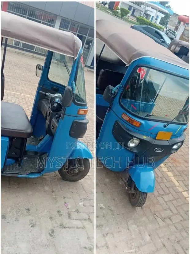 New Bajaj RE 2026 Blue · Photo 1