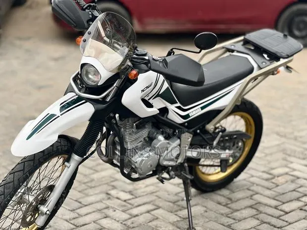 Yamaha 2022 White · Photo 1