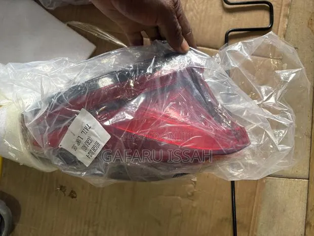 Grand Highlander 2025 Tail Lights Right · Photo 1