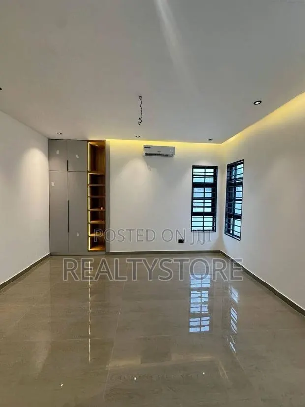 3bdrm House in Lake Side, Accra Metropolitan for sale · Photo 1