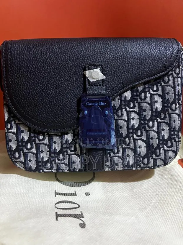 Christian Dior Side Bag / Shoulder Bag · Photo 1