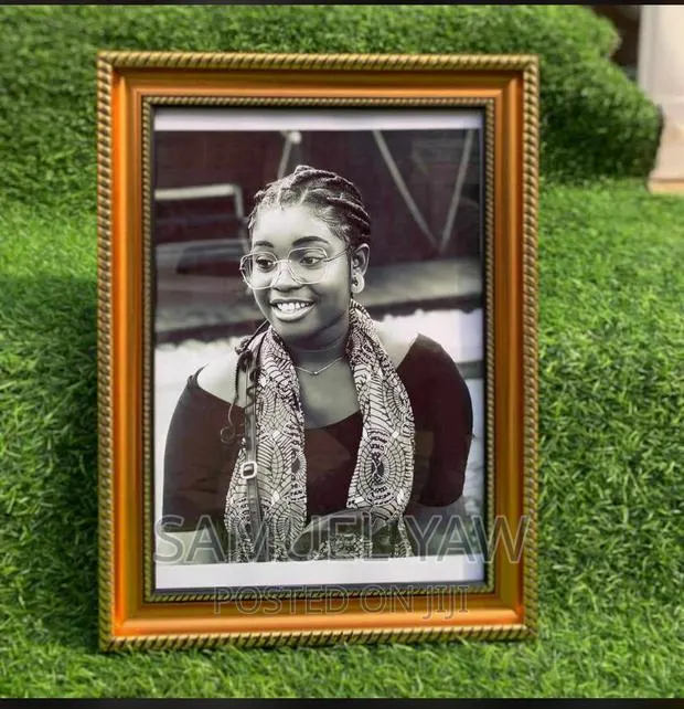 Picture Frame ( Do Two Frames And Get Additional One As Gift · Photo 1