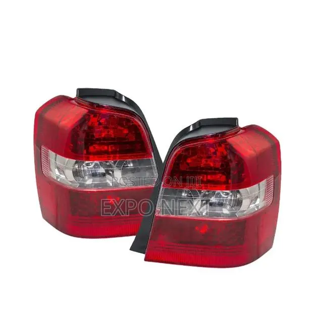Toyota Highlander 2004-2007 Tail Lights · Photo 1