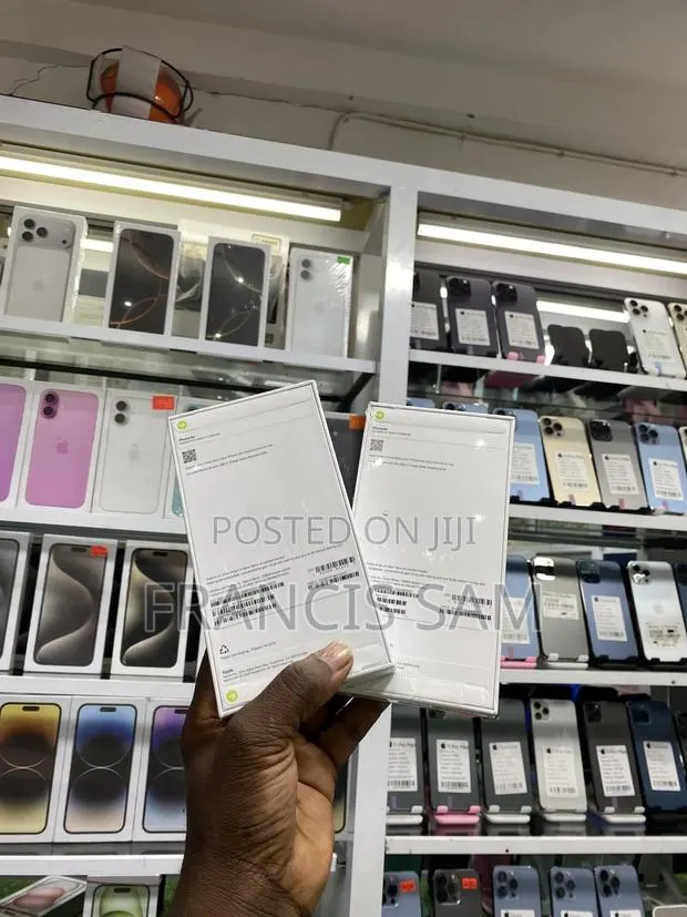 New Apple iPhone 17e 256 GB · Photo 1