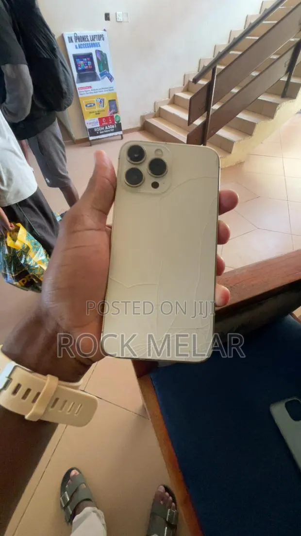 New Apple iPhone 13 Pro Max 128 GB Gold · Photo 1