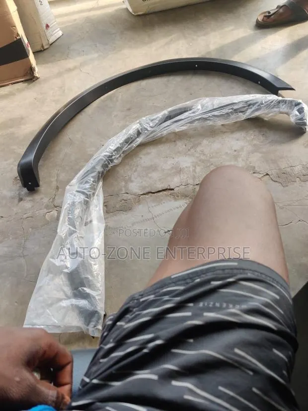 Ford F-150 2018 2019 2020 Fender Mouldings Pair · Photo 1