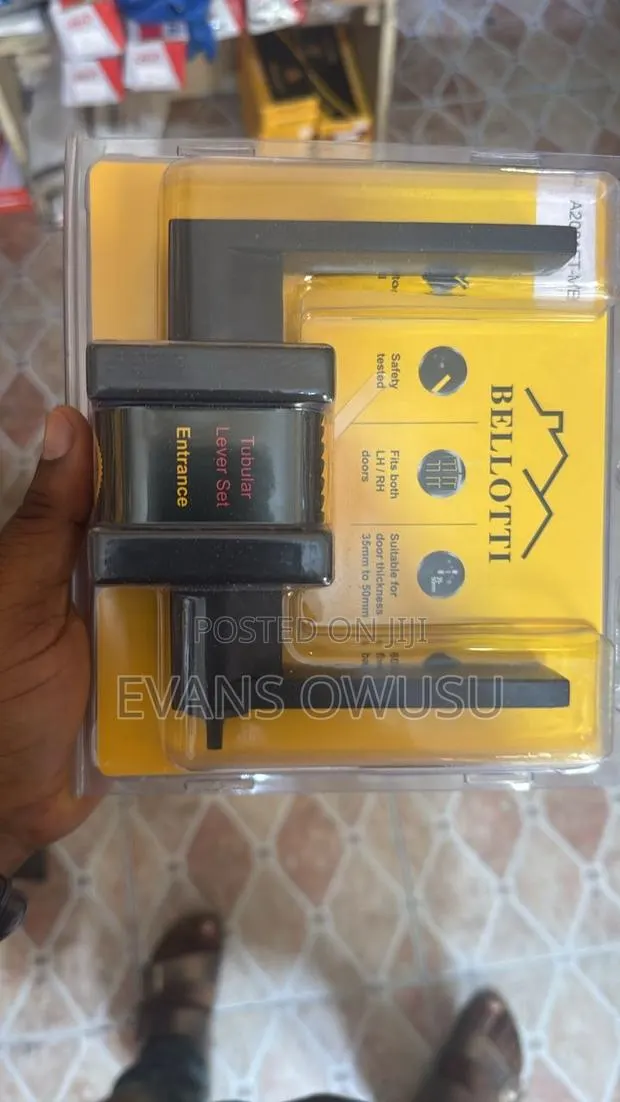 Matte Black Tubular Lever Door Lock · Photo 1